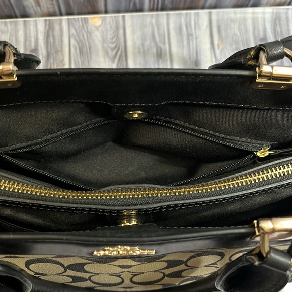 COACH SHOULDER BAG/CROSSBODY SIGNATURE CANVAS AND LEATHER. - Picture 12 of 16